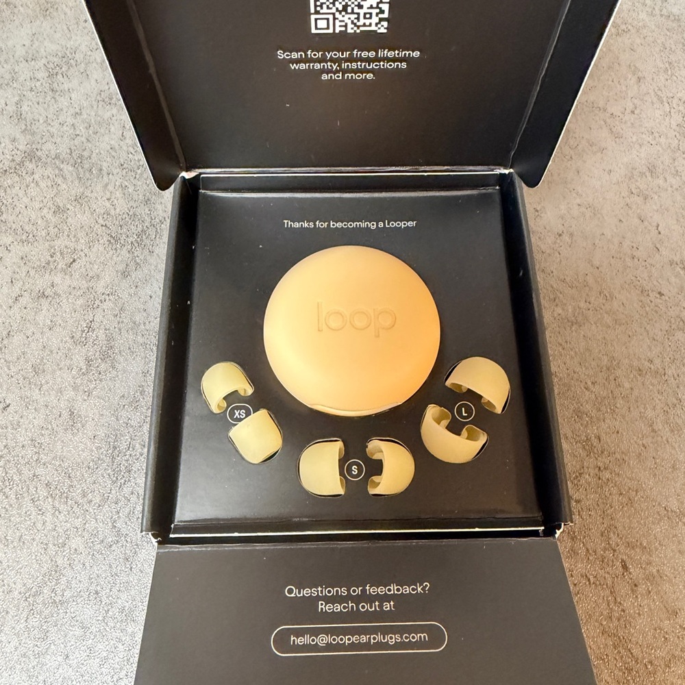 Loop Adjustable Noise Setting Earbuds Case & Ear Tips - Picture 2 of 6